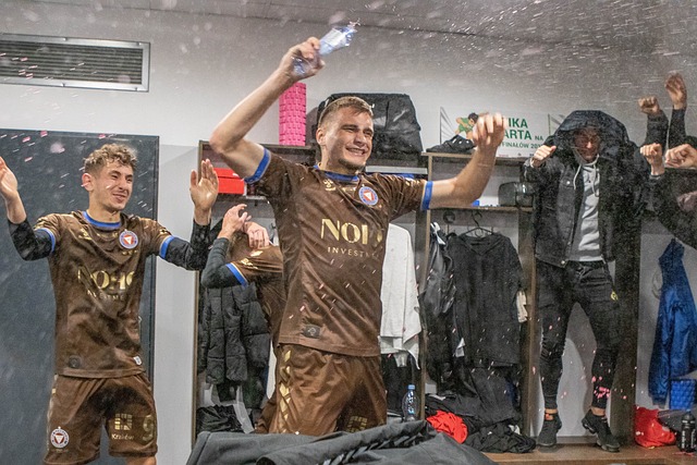 何成为球队 何成为球队